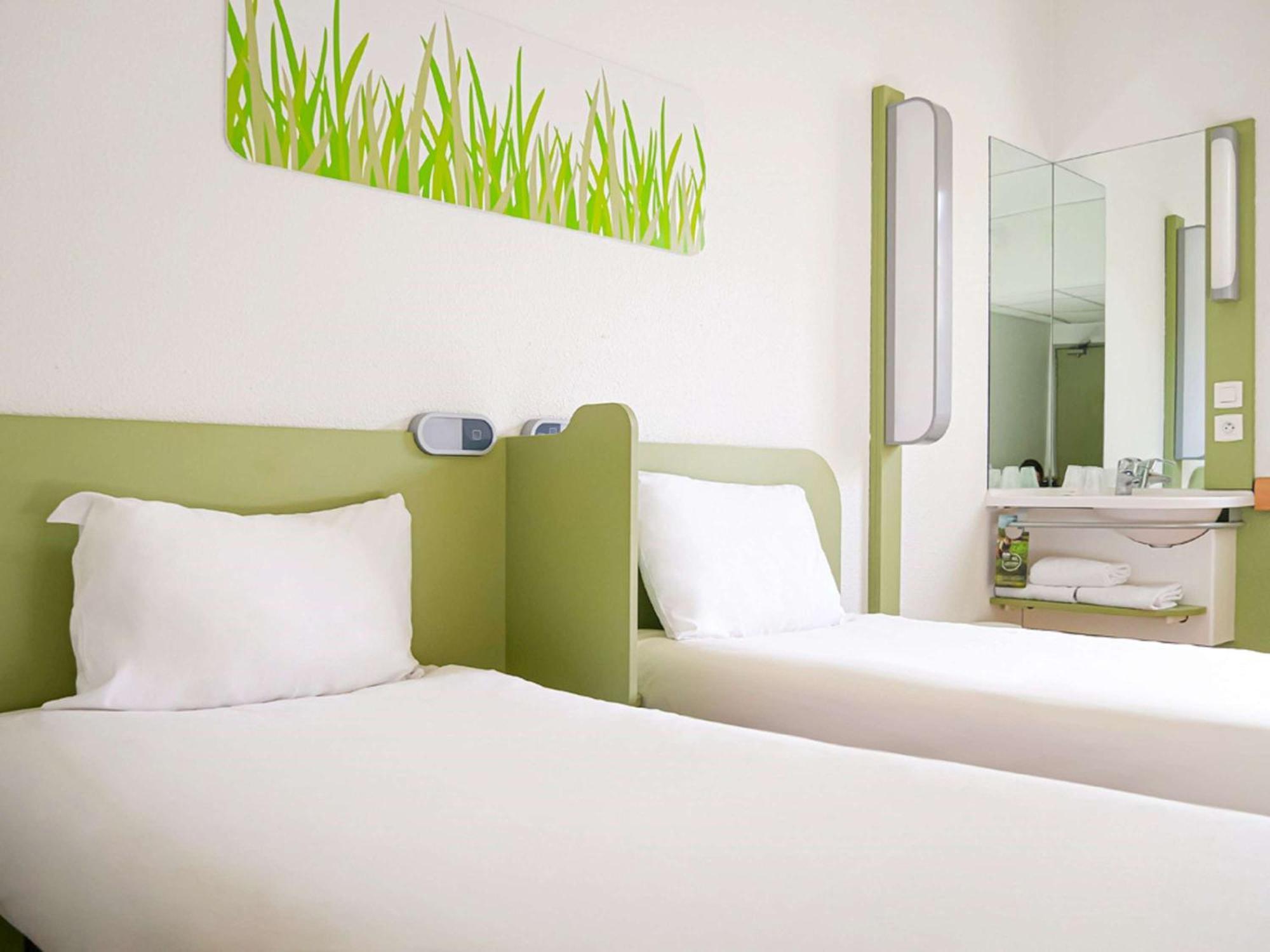 Ibis Budget Poitiers Nord Futuroscope Chasseneuil-du-Poitou Esterno foto